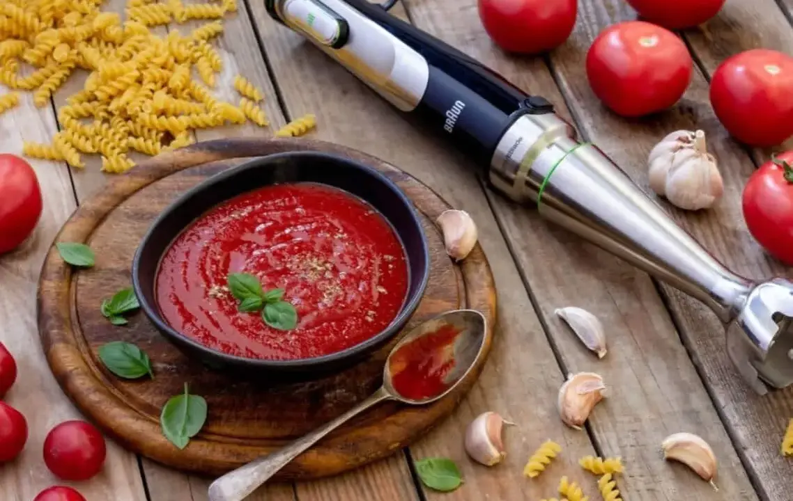 Jak zrobić sos do spaghetti z pomidorów - prosty przepis na pyszny sos