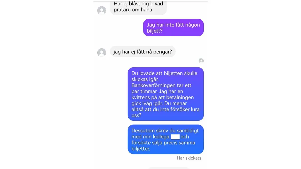 Konversation på Marketplace där en person anklagar den andra för att försöka lura dem på biljetter och pengar.