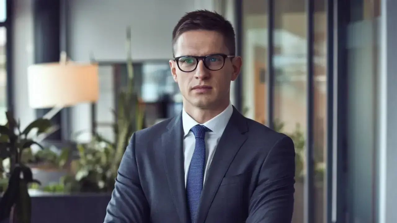 Jak zrobić makijaż krok po kroku? Opanuj podstawy i uniknij błędów
