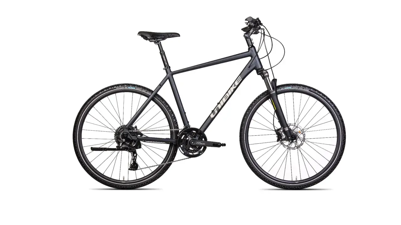 Czarny rower Unibike Viper gotowy na przygody.