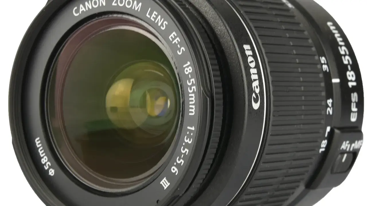 Obiektyw 18-55mm: Co oznaczają liczby? Zrozum i fotografuj!