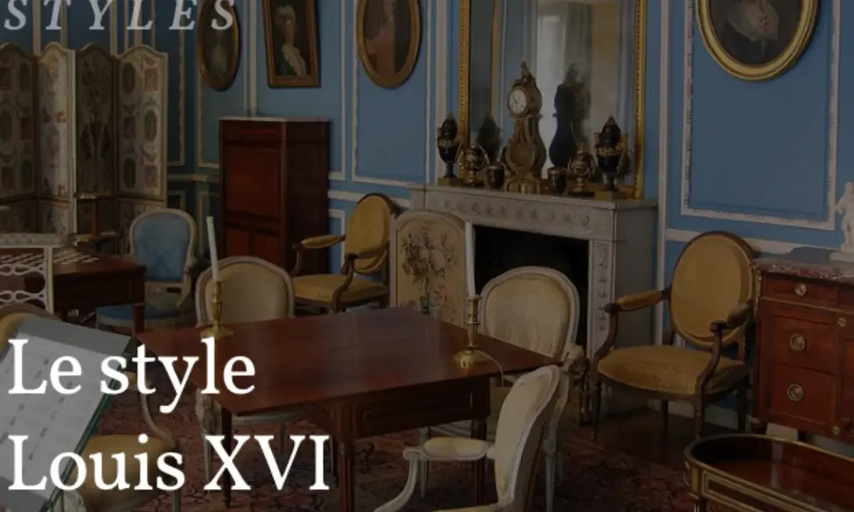 Salon de style Louis XVI avec mobilier d'époque, fauteuils dorés, cheminée ornée et portraits royaux.