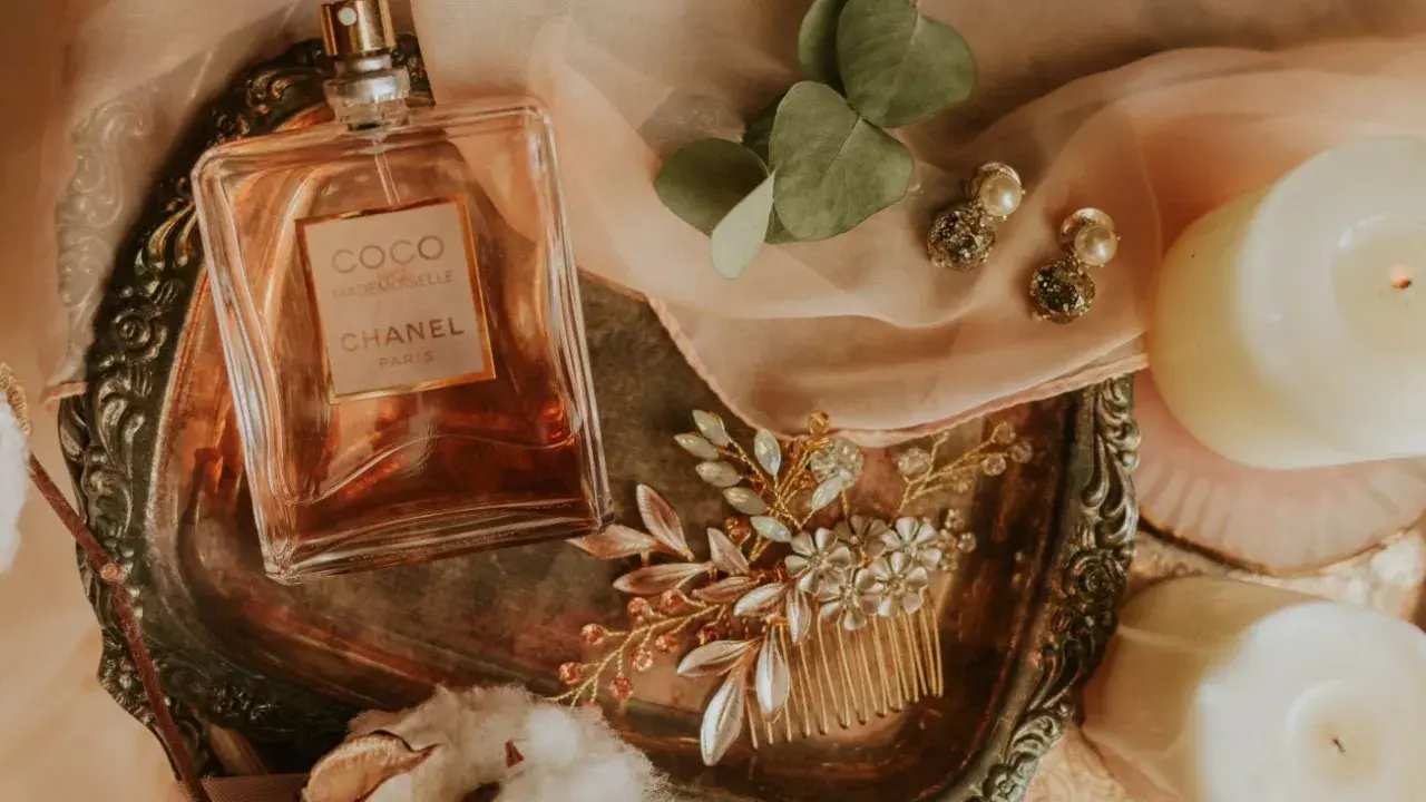 Jak sprawdzić datę produkcji perfum? Nie daj się oszukać!