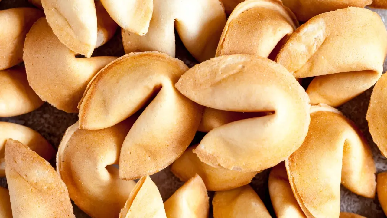 Jakie wróżby do ciastek? Gotowe teksty, przepis i porady!