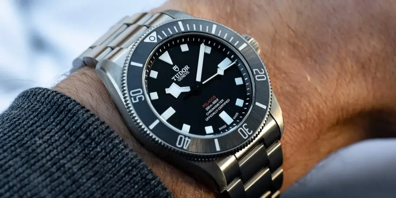 Orologio Tudor Pelagos in titanio, leggero e resistente. Valutare gli orologi in titanio pro e contro per un acquisto informato.