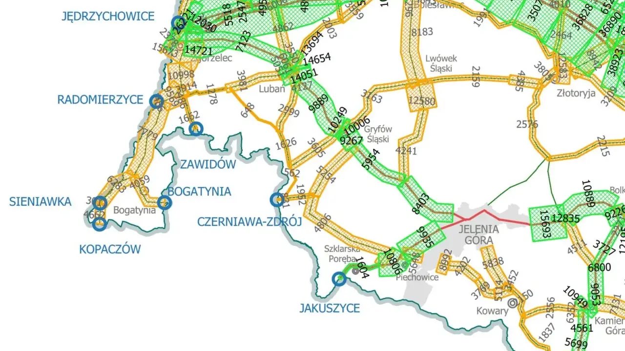 Mapa drogowa z zaznaczonymi miejscowościami i numerami dróg, w tym fragment trasy S5.