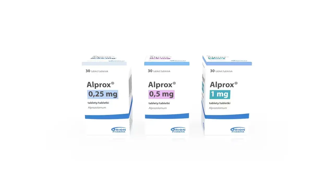 Trzy opakowania leku Alprox na co: 0,25 mg, 0,5 mg i 1 mg. Każde zawiera 30 tabletek z alprazolamem.