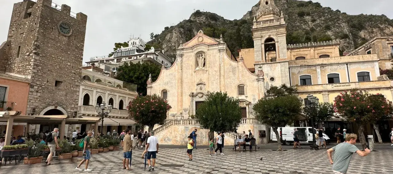 Taormina: Gdzie zjeść jak Sycylijczyk? Uniknij turystycznych pułapek