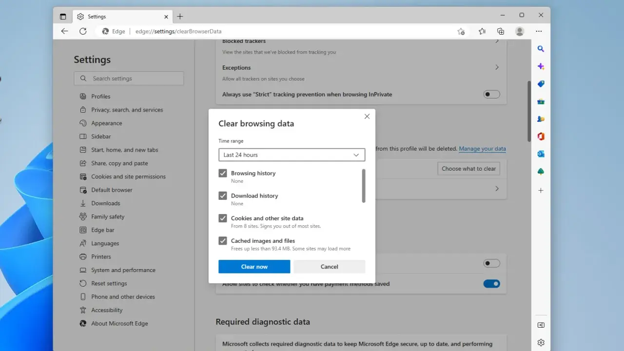Fönstret "Rensa webbhistorik" i Microsoft Edge visar alternativ för att rensa historik, cookies och cache.