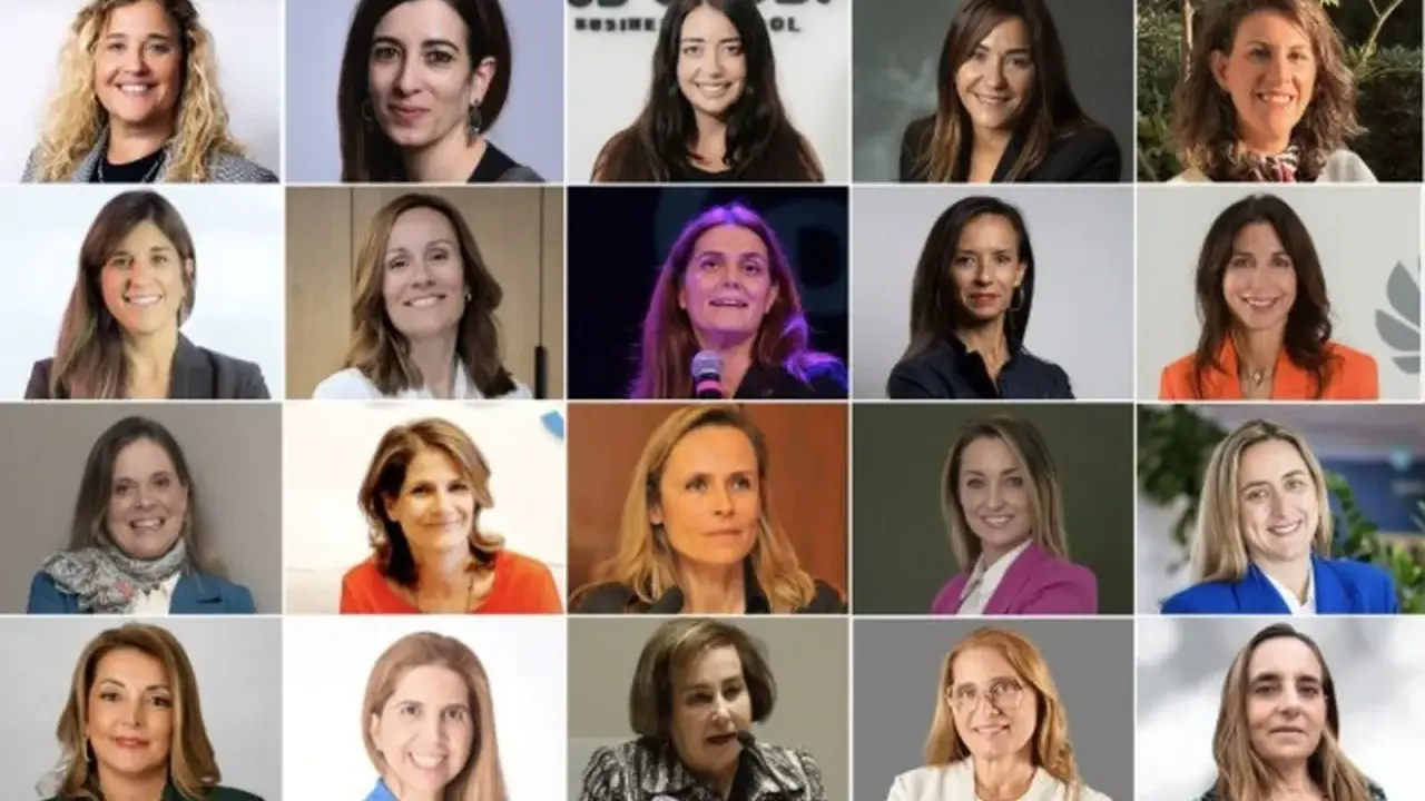 Mosaico de retratos de mujeres directivas sonriendo, cada una en su propia casilla, mostrando diversidad y liderazgo.