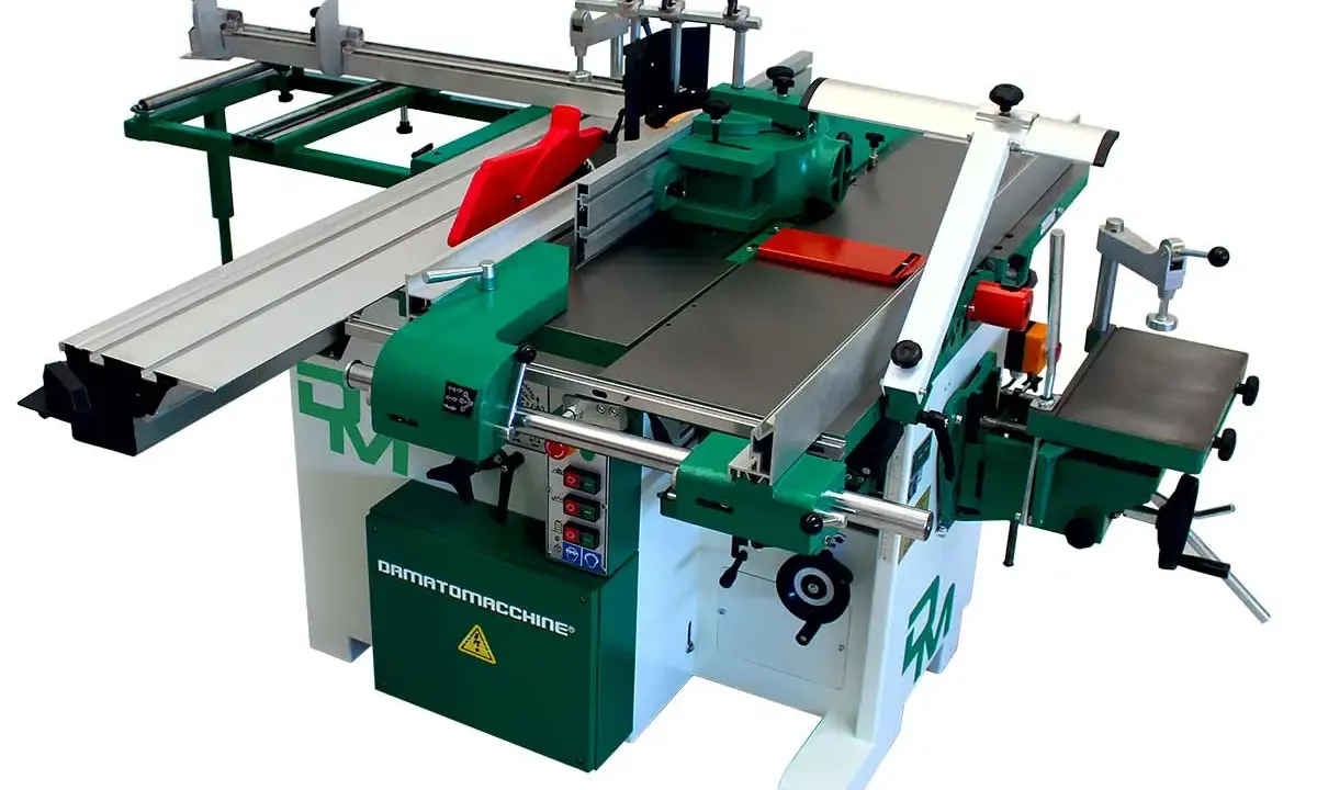 Máquina combinada de carpintería con sierra, cepilladora y fresadora, lista para transformar madera.