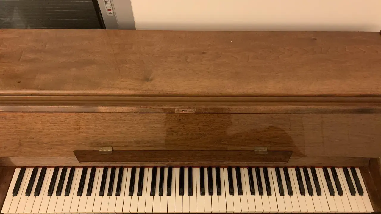 Fortepian: Ile oktaw ma standardowy instrument i dlaczego 88 klawiszy?