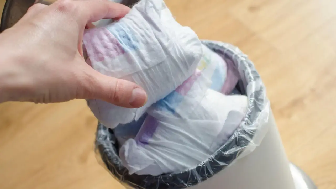 Pieluchy jednorazowe: Gdzie je wyrzucać? Koniec z wątpliwościami!