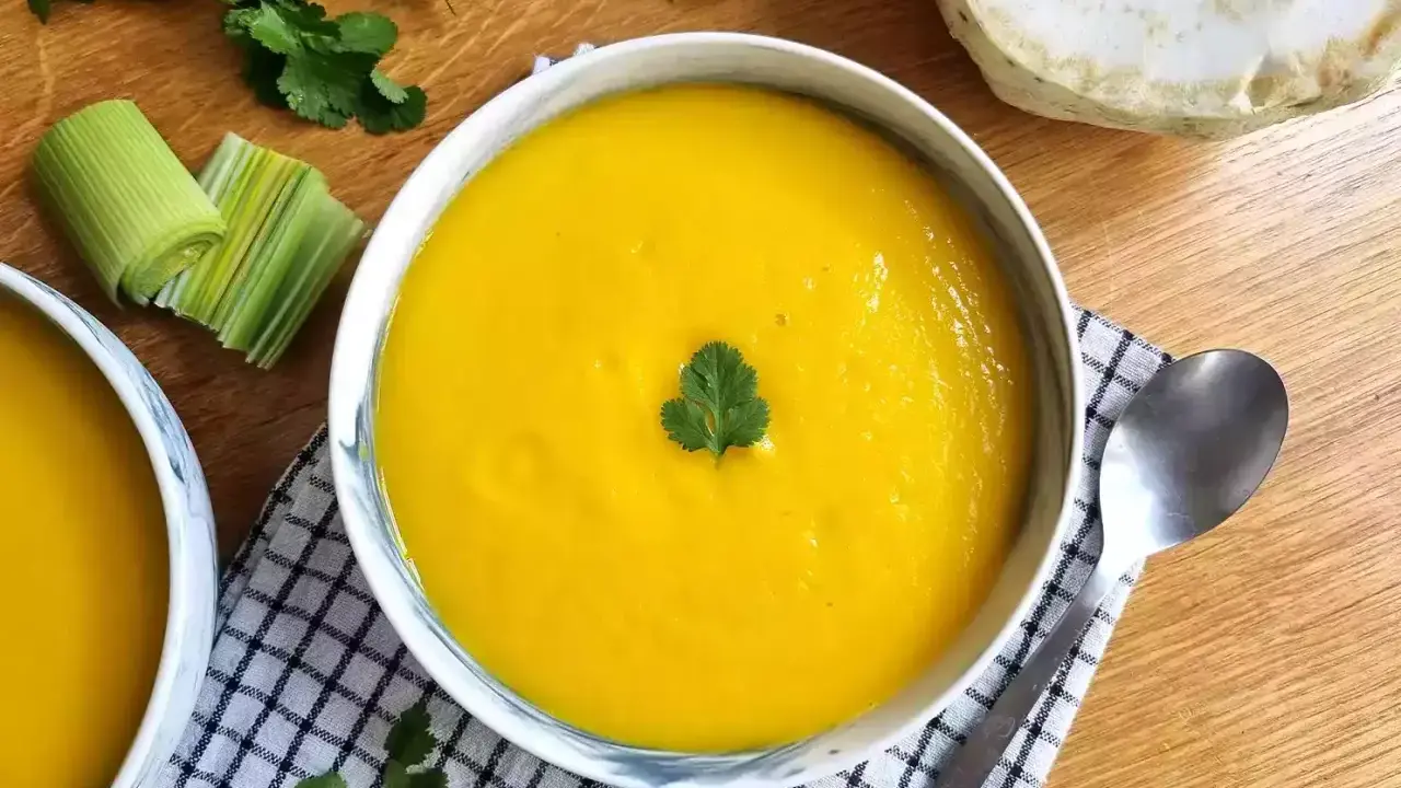 Soupe Thermomix légumes surgelés: le secret du velouté parfait en 20 min