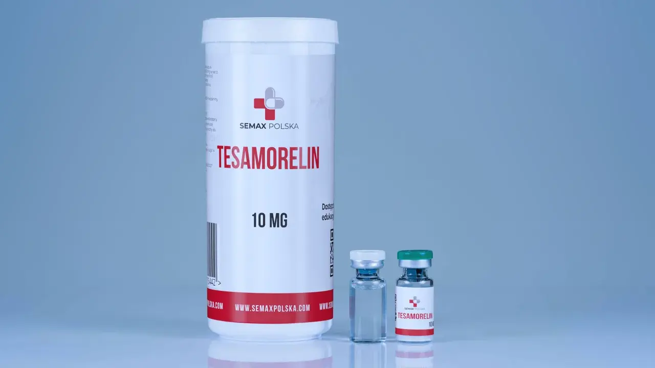 Pojemnik i fiolki z lekiem Tesamorelin 10 mg od Semax Polska.