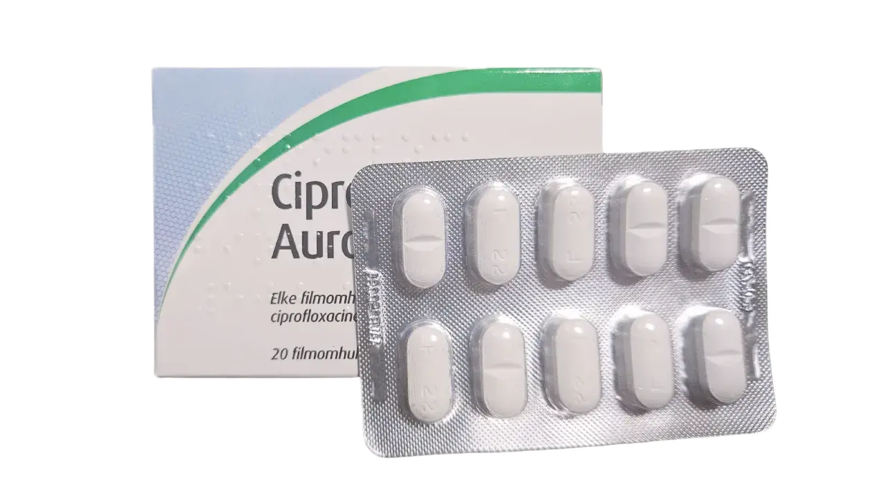 En förpackning med ciprofloxacin-tabletter och en blisterförpackning med vita tabletter, liknande Alvedon.