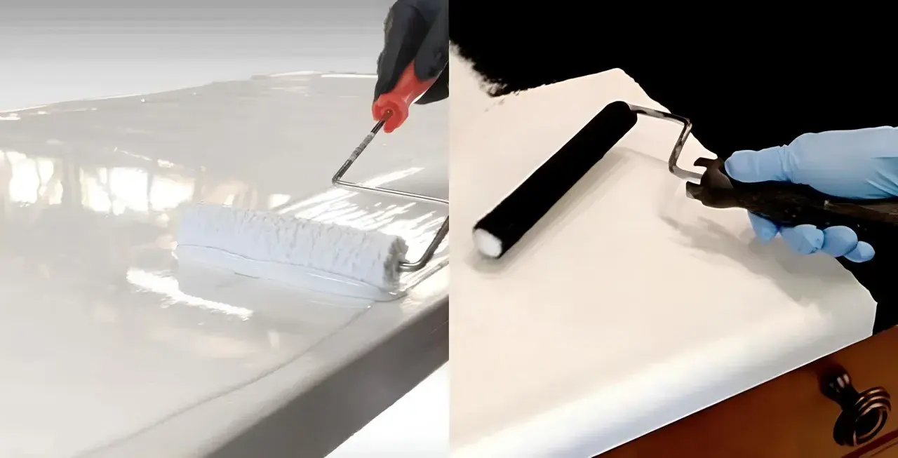 Manos con guantes pintan una superficie lisa, demostrando que se puede pintar el mármol para renovar muebles.