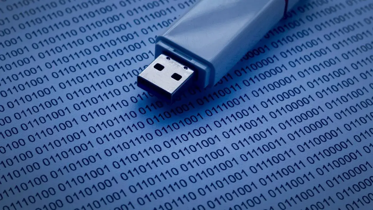 Muzyka z telefonu na pendrive: Android i iPhone krok po kroku
