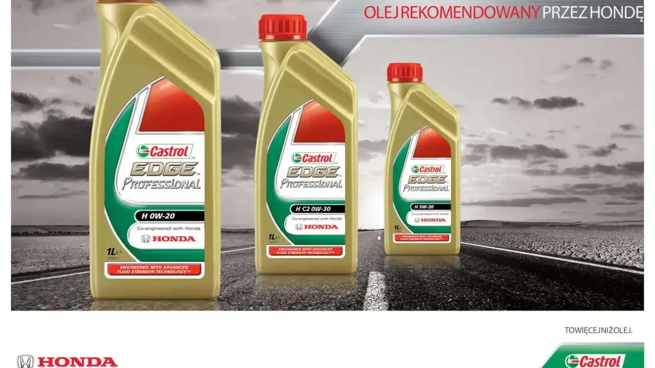 Trzy butelki oleju Castrol EDGE Professional H, rekomendowanego przez Hondę. Czy Castrol to dobry olej? Tak, dla Twojej Hondy.