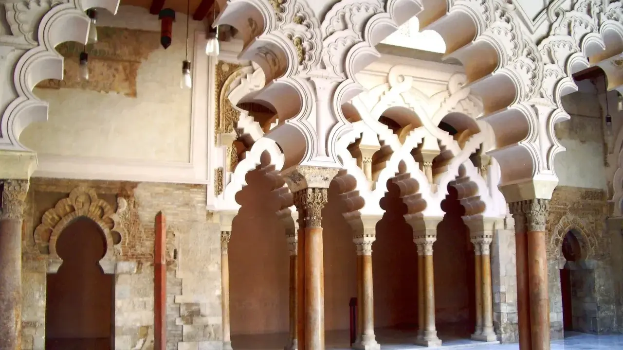 Palacio de la Aljafería: Horarios, precios y cómo visitarlo gratis