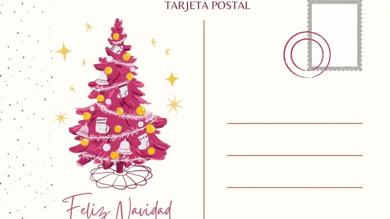 Tarjeta postal navideña para imprimir con un árbol rosa decorado y estrellas. Ideal para enviar tus mejores deseos.