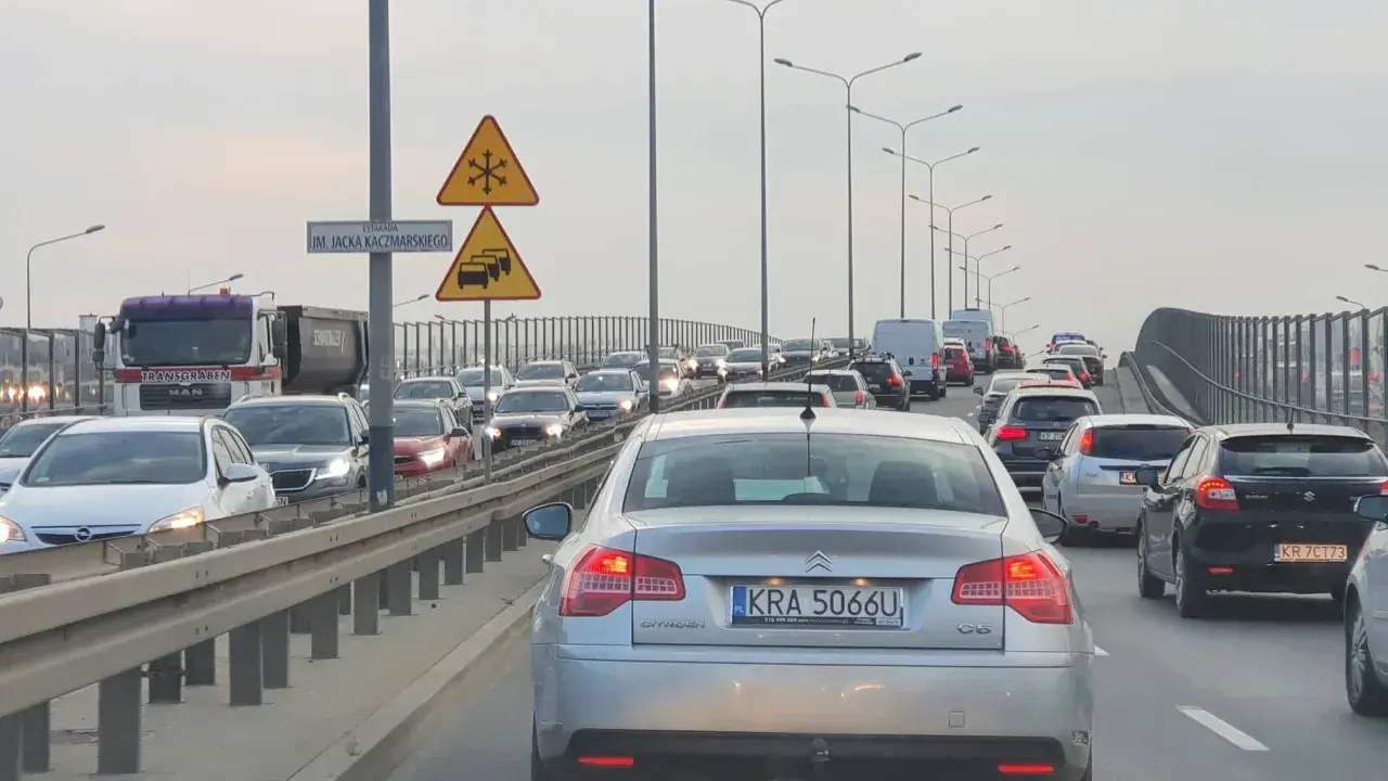 Kraków Salwator: Najlepszy dojazd? Uniknij korków i parkingu!