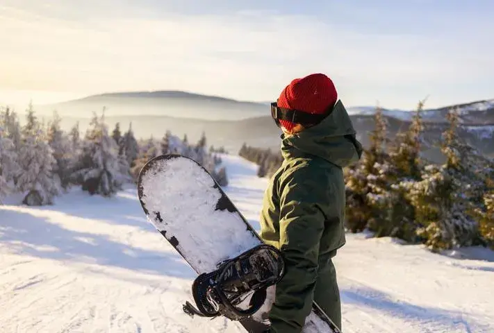 Jak hamować na snowboardzie? Poradnik dla początkujących (krok po kroku)