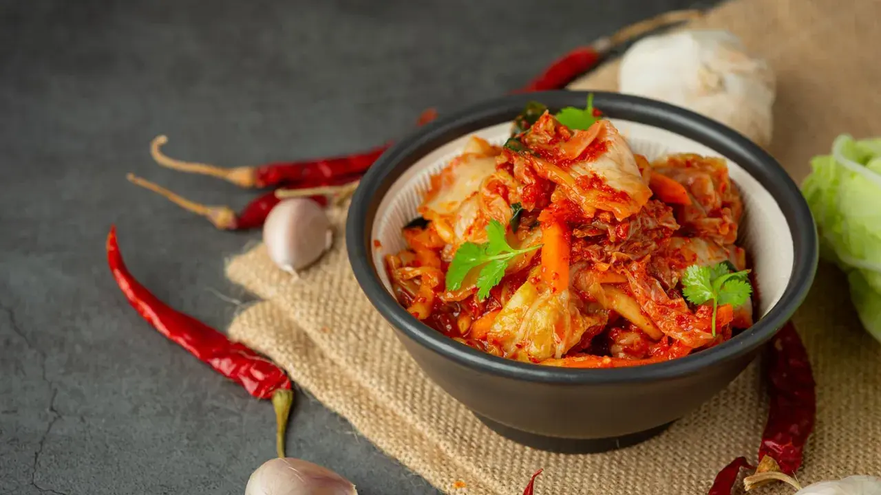 Jak zrobić kimchi? Przepis krok po kroku na idealną kiszonkę