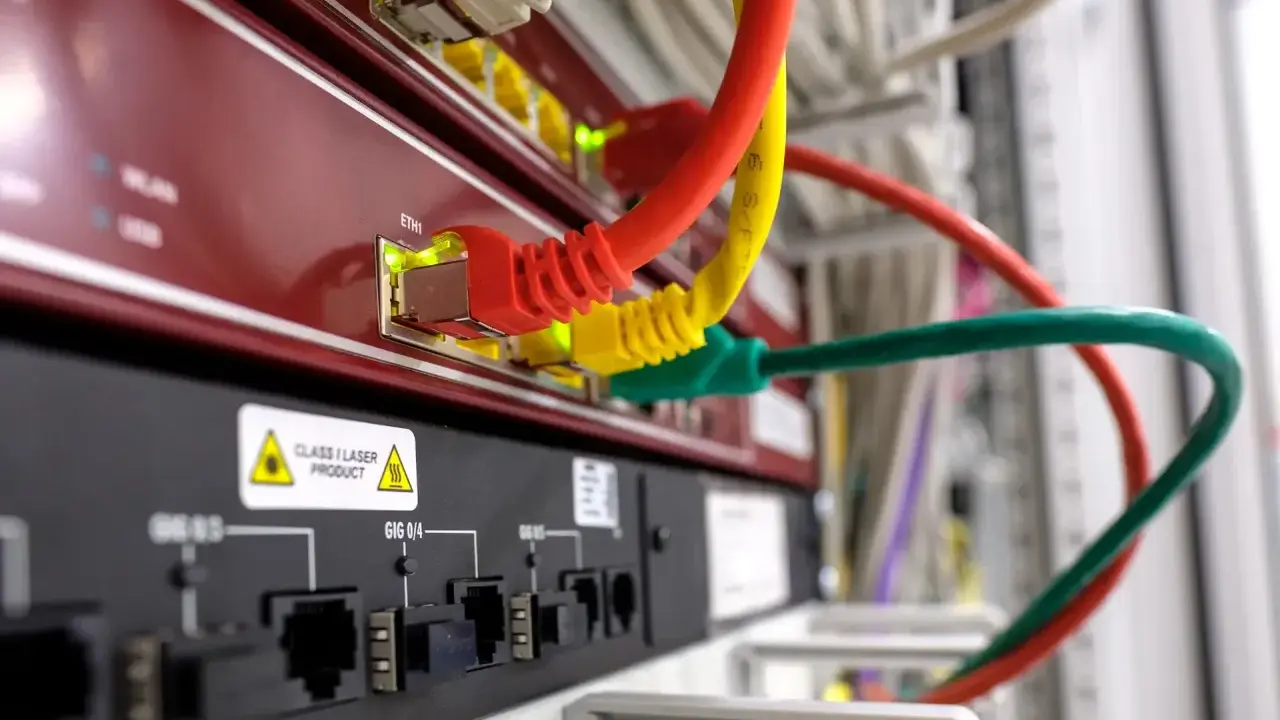 Kto korzysta z Twojego Wi-Fi? Sprawdź i zabezpiecz sieć!