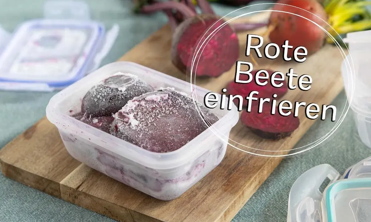 Gefrorene Rote Bete in einem Behälter, bereit zum Einfrieren. So bleiben die Vitamine erhalten.