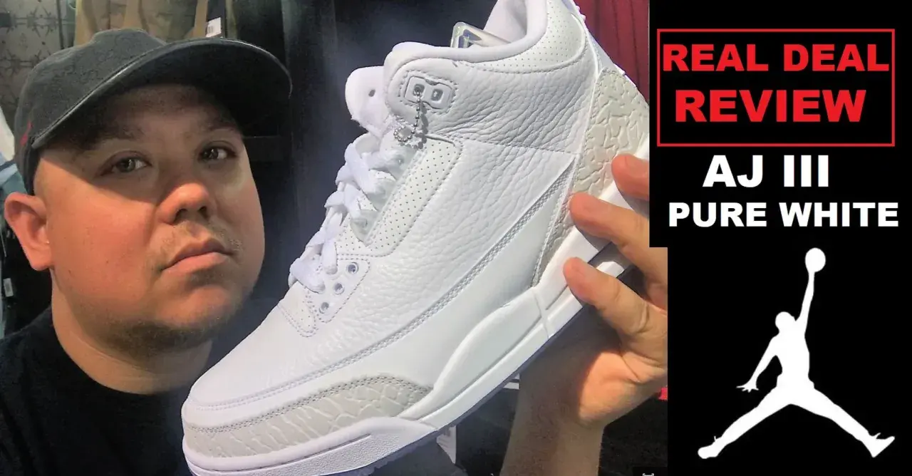 Mann hält weißen Air Jordan 3, "Pure White" Sneaker. Ist es ein jordan 3 fake?