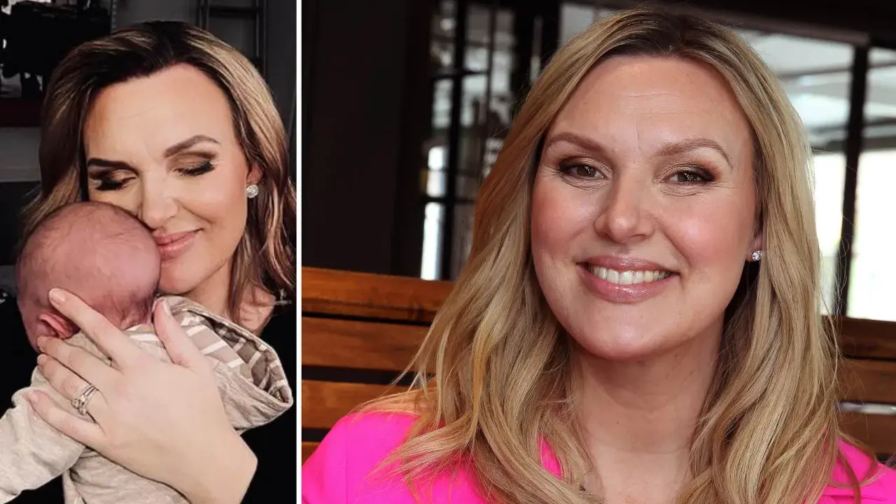 Sanna Nielsen, gravid med andra barnet, håller sitt nyfödda barn. Hon ler lyckligt.