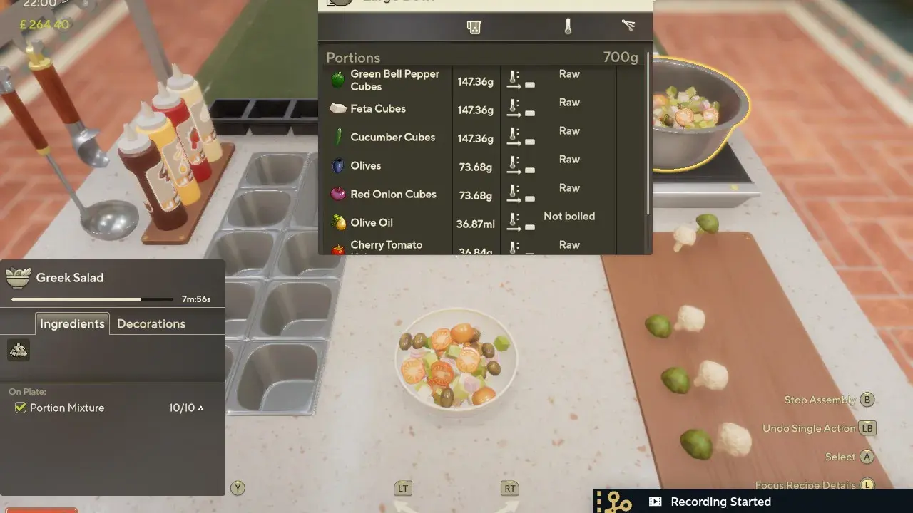W grze cooking simulator 2 przygotowujesz grecką sałatkę, dodając składniki takie jak papryka, oliwki i pomidory.