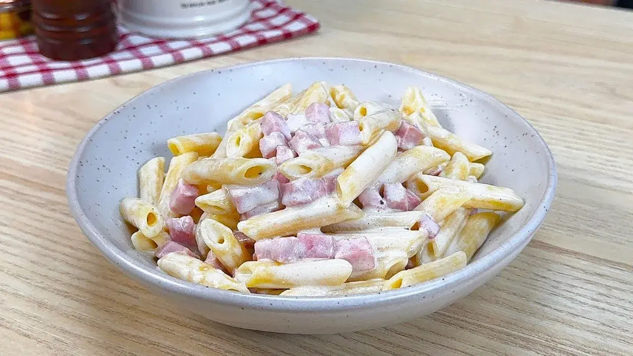 Pasta Panna e Prosciutto: Ricetta Cremosa e Veloce | Guida Completa