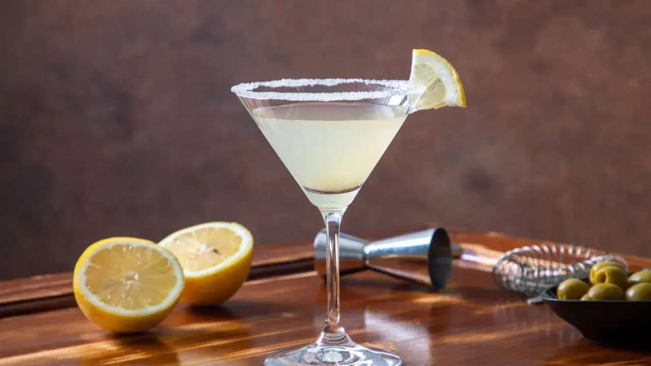 Jak zrobić Martini Bianco w domu? Przepis na Twój wermut!