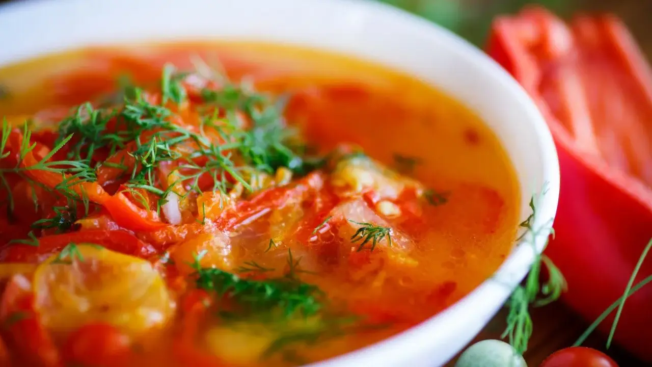 Aromatyczna, najlepsza zupa rybna z papryką i koperkiem.