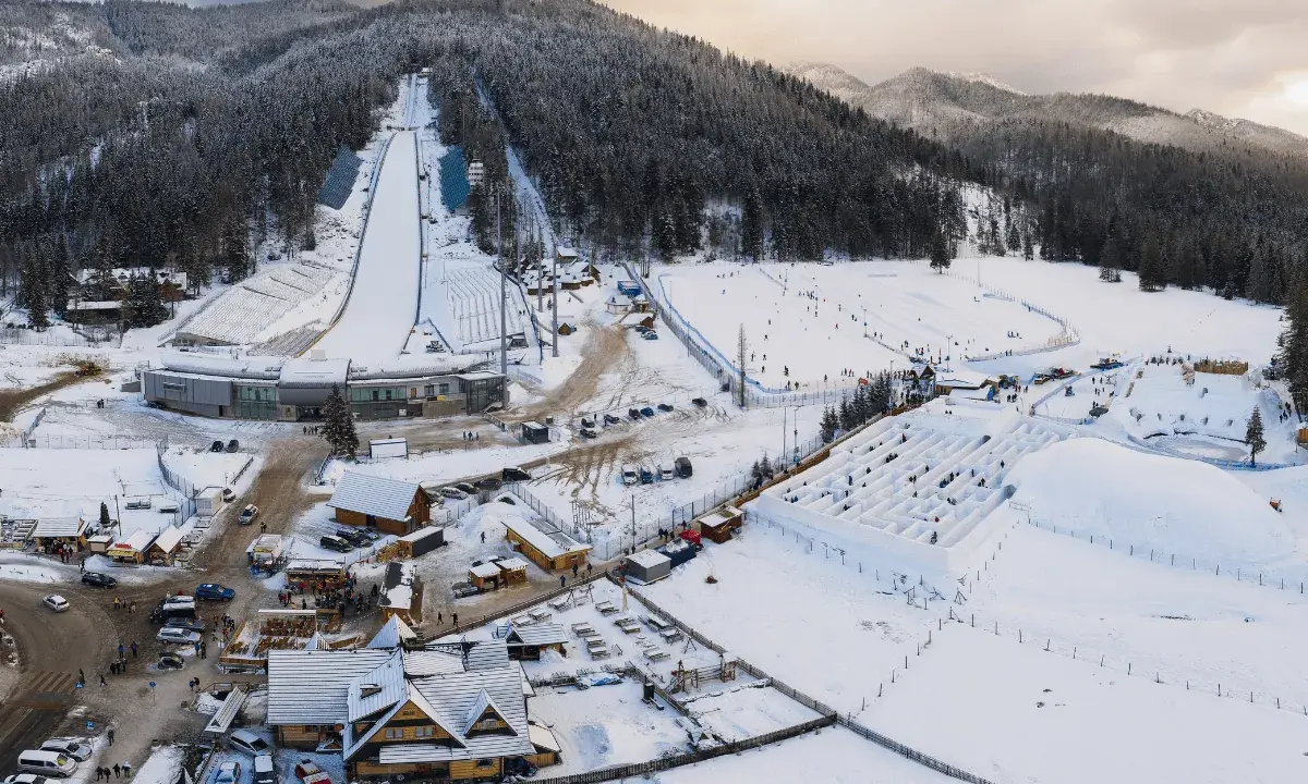 Wielka Krokiew Zakopane: Serce sportu i Tatr. Zwiedź, poczuj emocje!