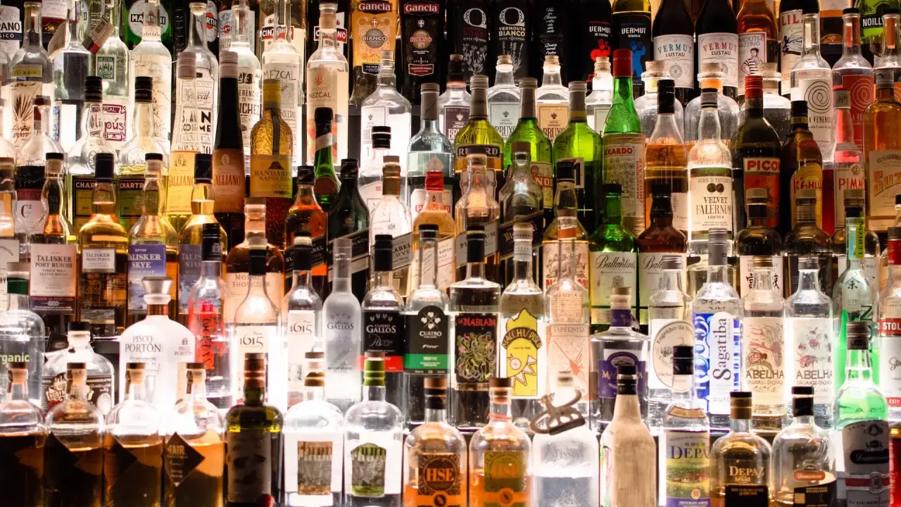 Whisky: Ile procent i kalorii? Ekspert odpowiada na pytania