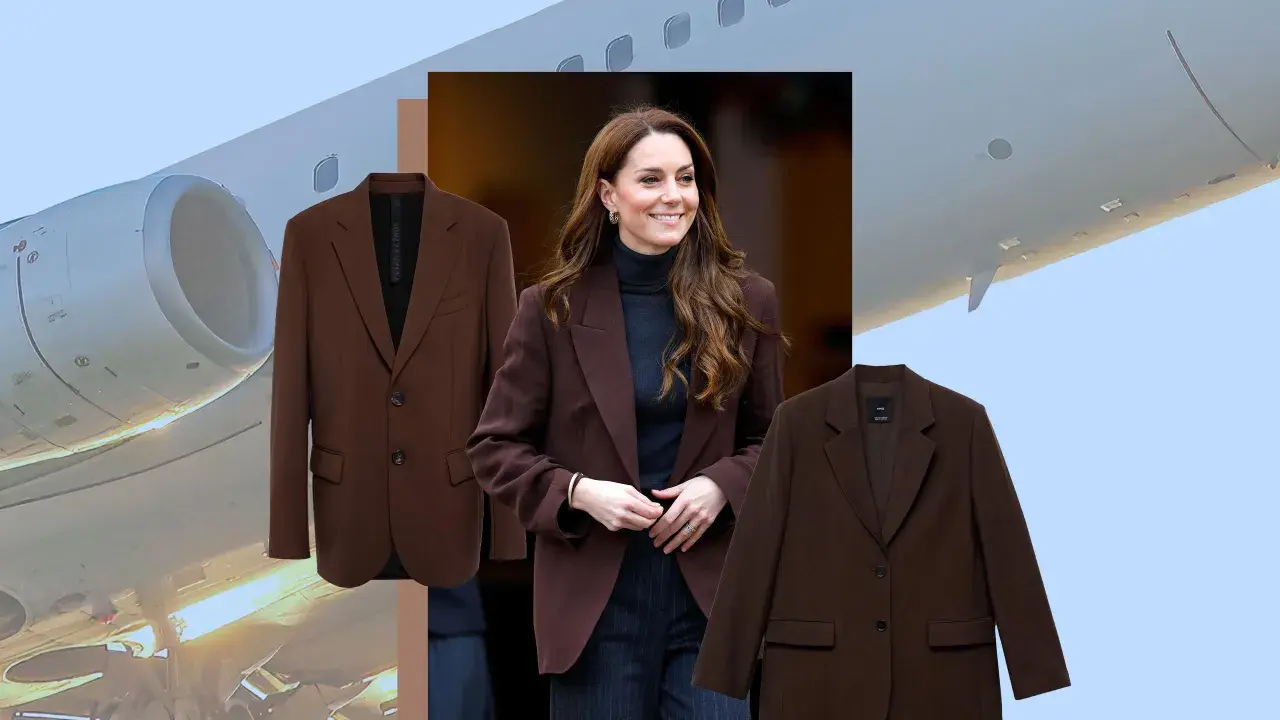 Kate Middleton zeigt, wie man einen braunen Blazer kombiniert: elegant und reisefertig vor einem Flugzeug.