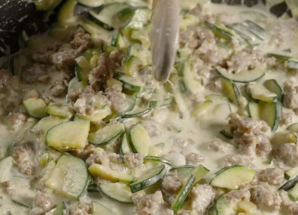 Pasta Salsiccia e Zucchine: Ricetta Veloce e Cremosa Perfetta