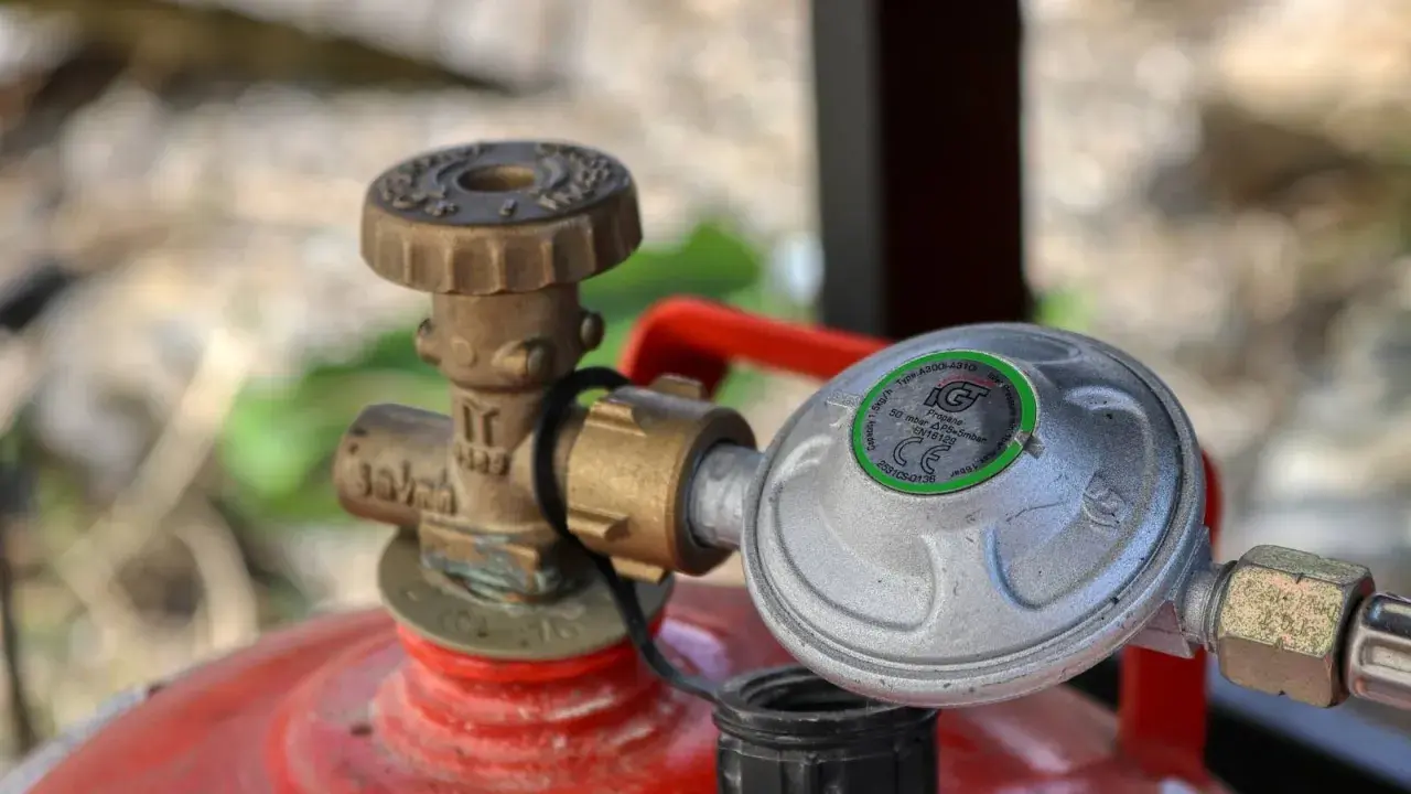 Homologacja butli LPG: Kiedy, jak i ile kosztuje? Poradnik