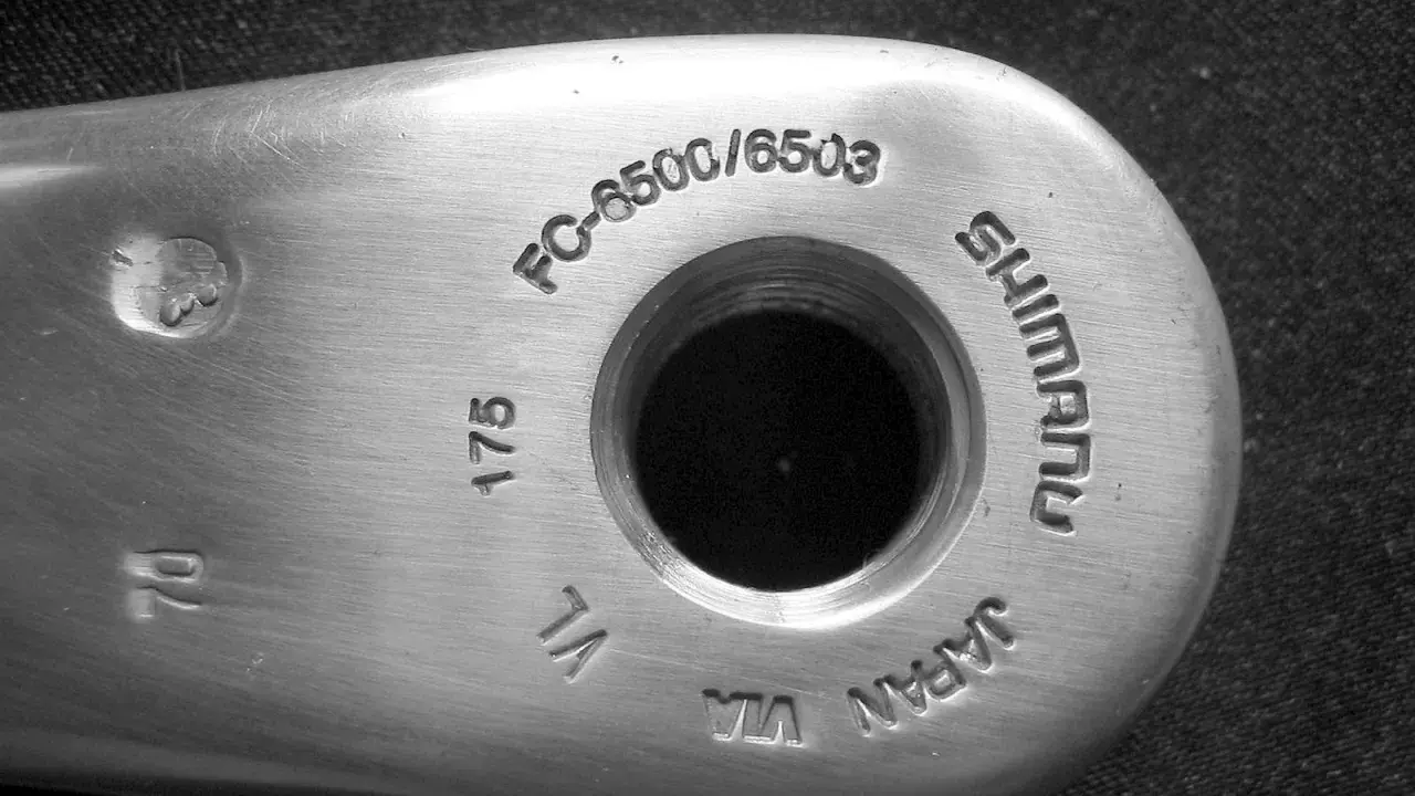 Oznaczenia kołowrotków Shimano: FC-6500/6503, 175, VL, VIA, JAPAN.
