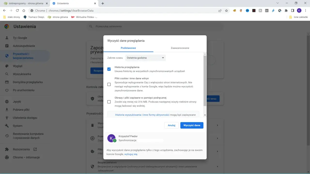 Okno dialogowe "Wyczyść dane przeglądania" w Chrome z zaznaczoną historią przeglądania.