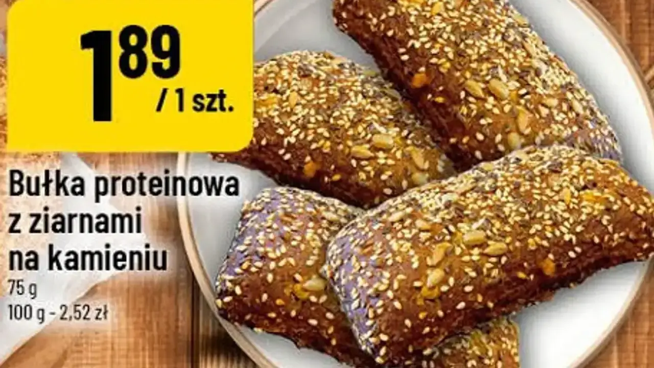 Bułka proteinowa z ziarnami, idealna na fitness, z niską zawartością kcal. Dino oferuje ją w super cenie.