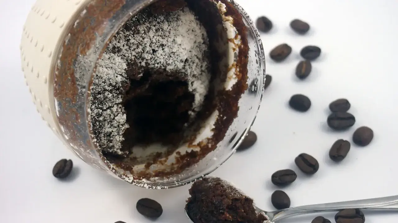 Ciastko z mikrofali: sekret idealnego mug cake w 3 minuty!