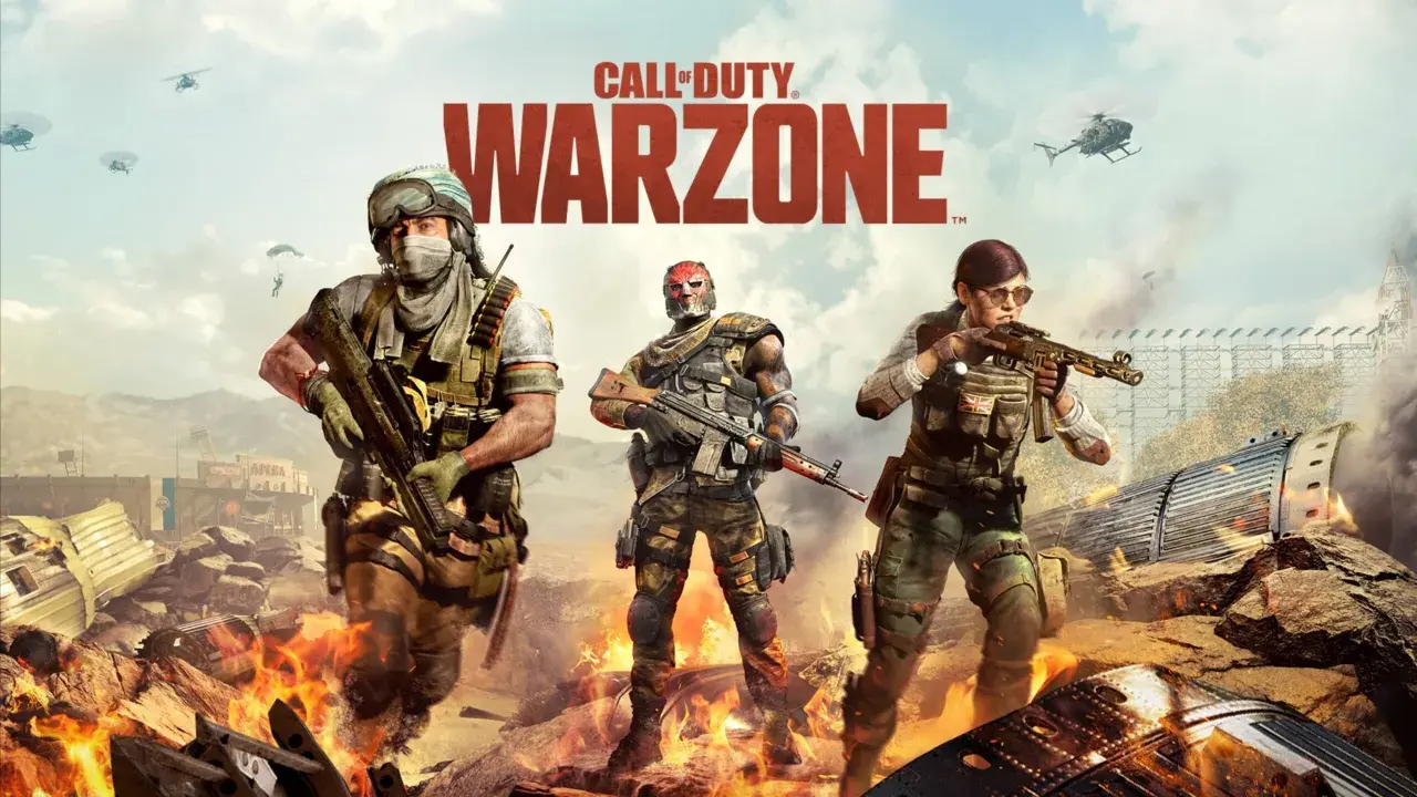 Trzech żołnierzy Call of Duty Warzone na tle płonących ruin i helikopterów. Gra waży ok. 100 GB.