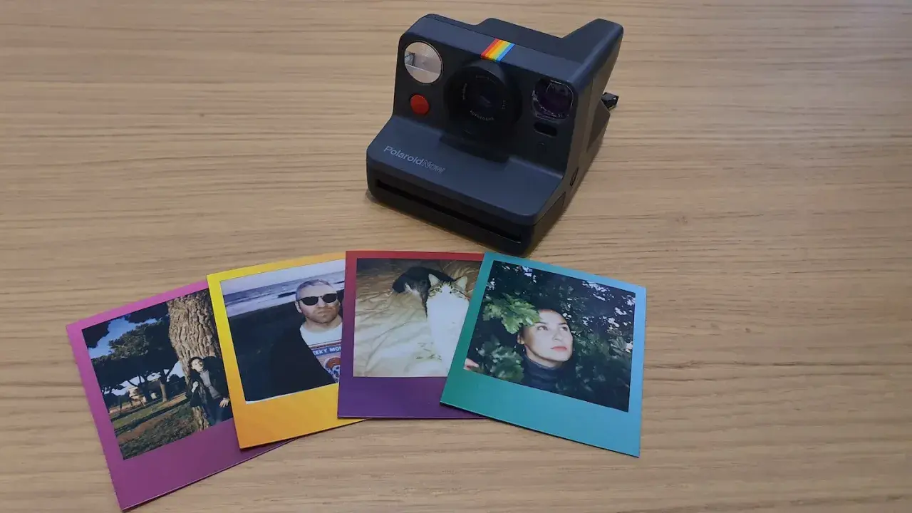 Polaroid Now e foto stampate: scopri come funziona una polaroid con scatti di persone, gatti e paesaggi.