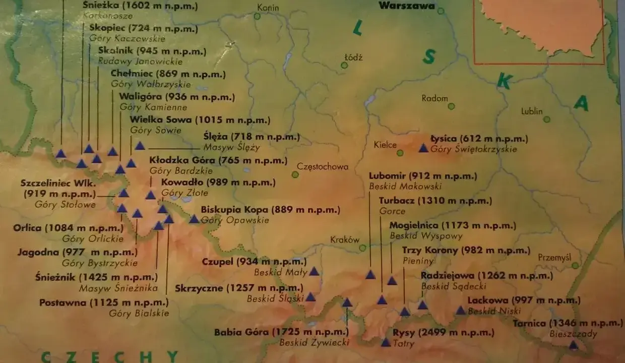 Mapa Polski z zaznaczonymi szczytami KGP, m.in. Śnieżką, Babia Górą i Rysami.