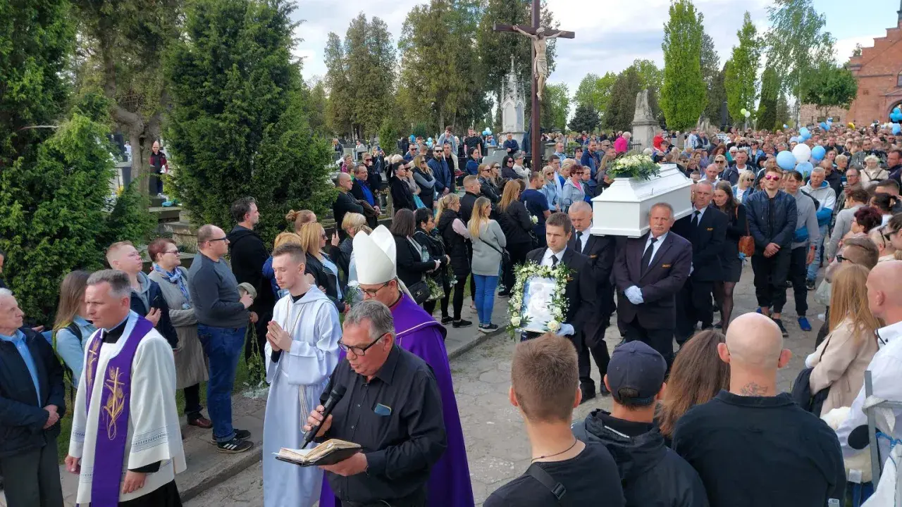 Potrzebujesz daty pogrzebu w Częstochowie? Oto jak ją znaleźć