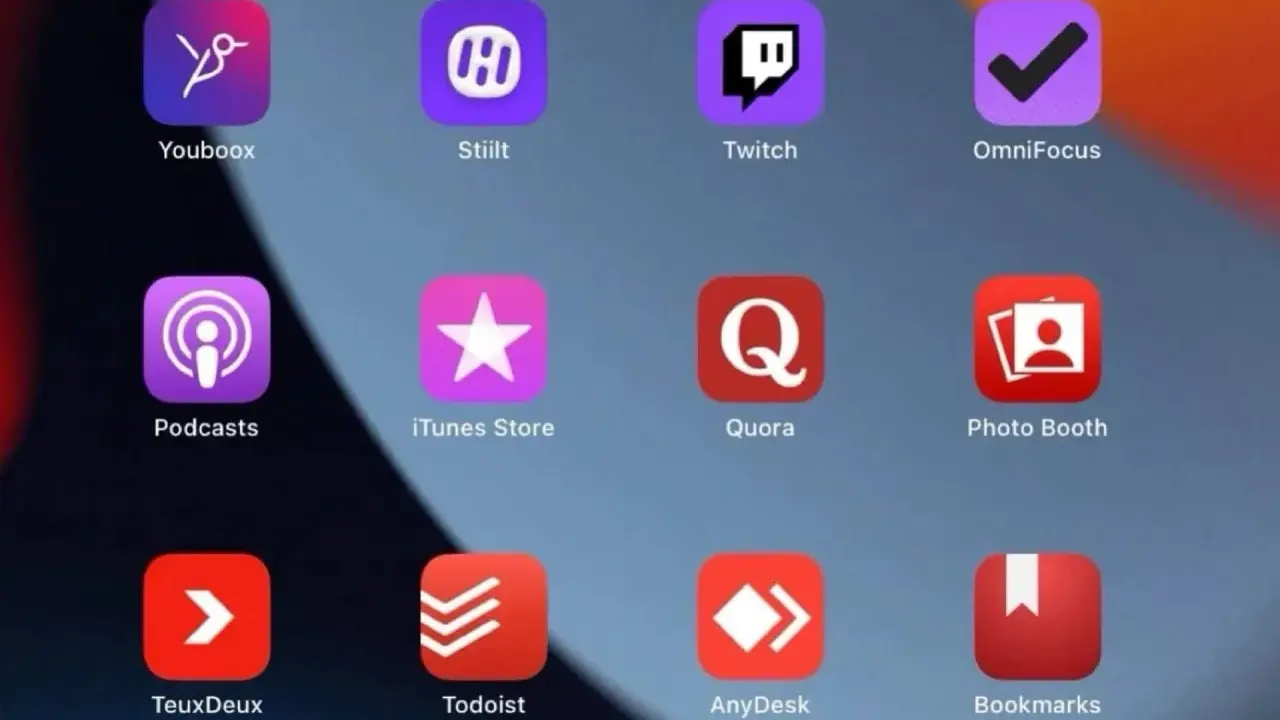 Organiser ses applications iPhone : Youboox, Stiilt, Twitch, OmniFocus, Podcasts, iTunes Store, Quora, Photo Booth, TeuxDeux, Todoist, AnyDesk, Bookmarks.